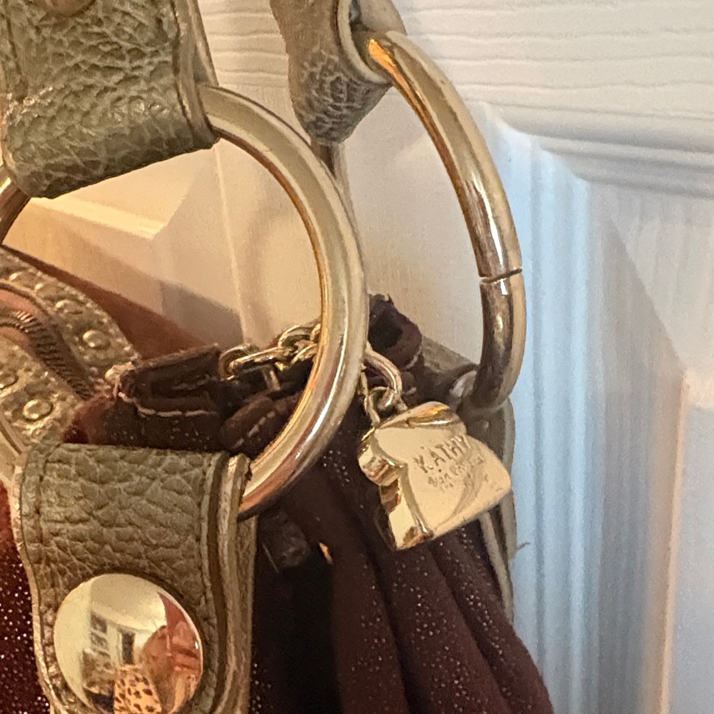 Brown Sparkle Suede Handbag with Gold Accents Charm Keychain Kathy Van Zeeland - Picture 5 of 16